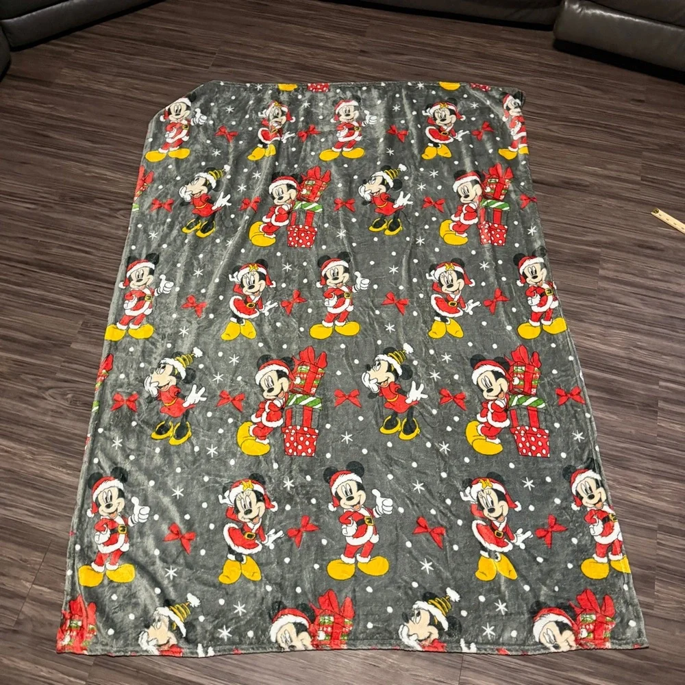Disney Christmas Minnie‎ & Mickey Mouse blanket